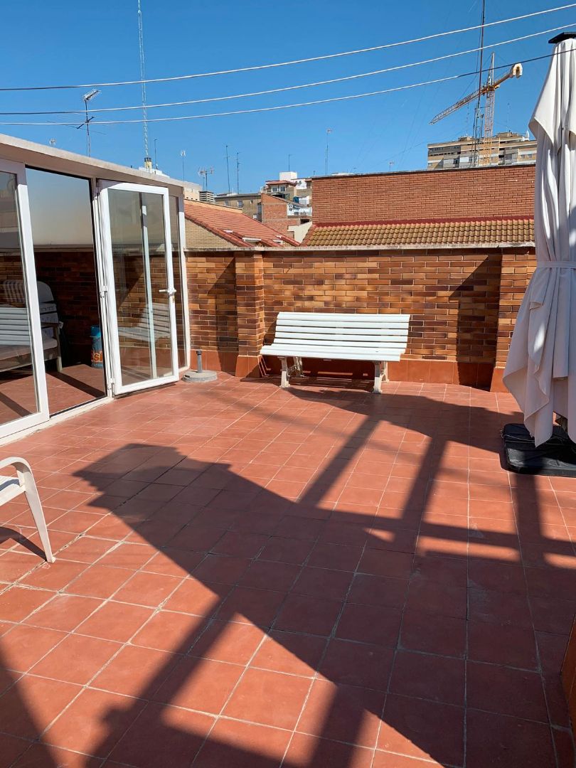 Terraza de Piso de alquiler en  Zaragoza Capital con Calefacción, Parquet y Horno