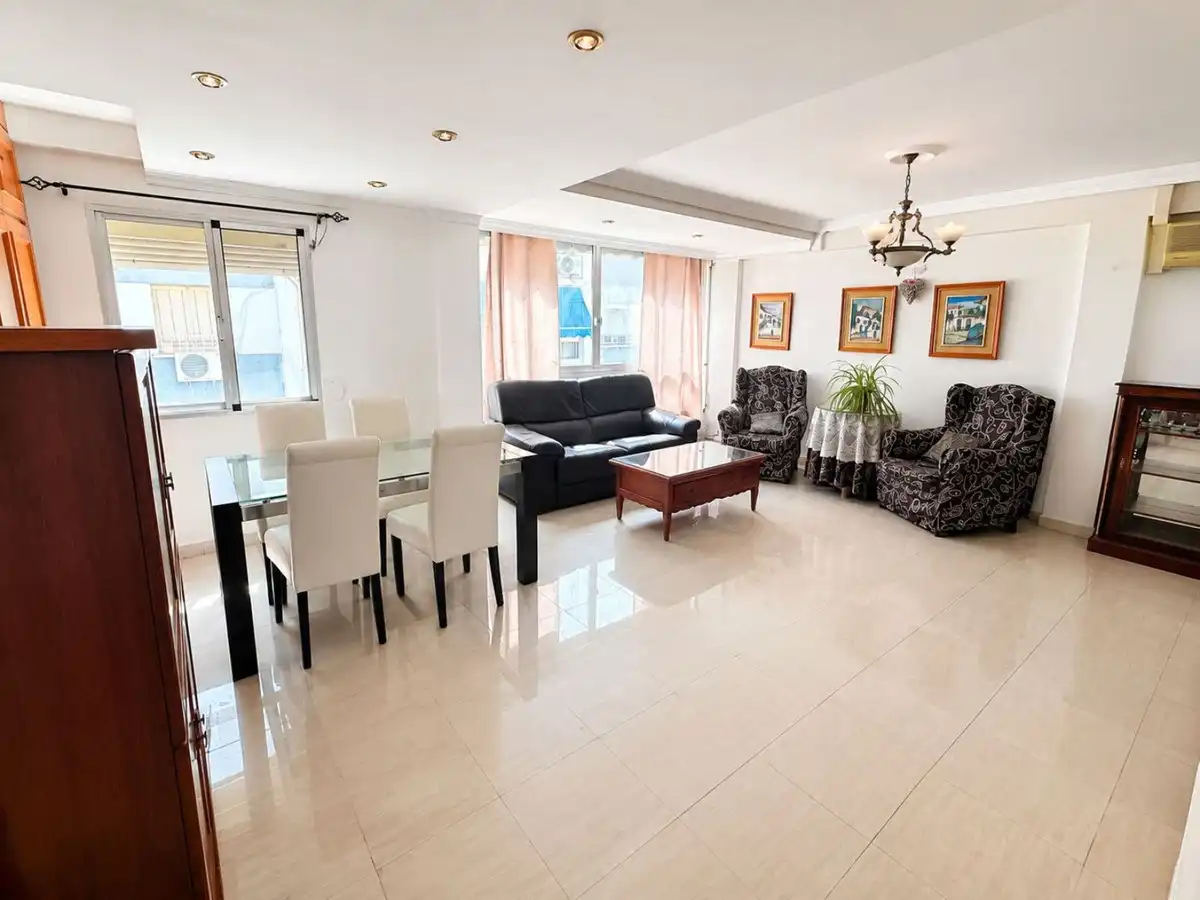 Sala de estar de Piso en venta en Málaga con Aire acondicionado y Amueblado