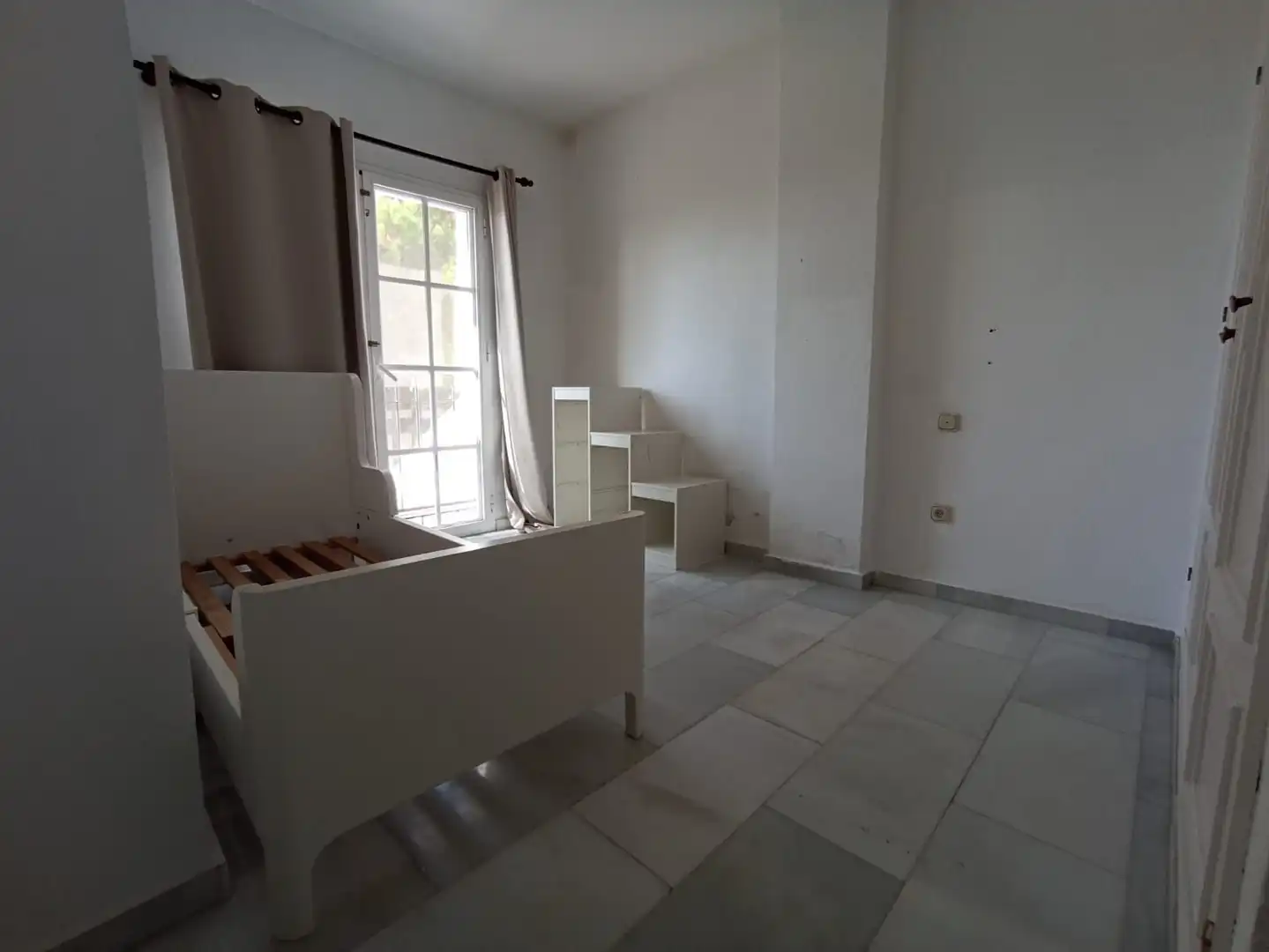 Habitación de Casa o chalet en venta en Estepona con Calefacción, Terraza y Trastero