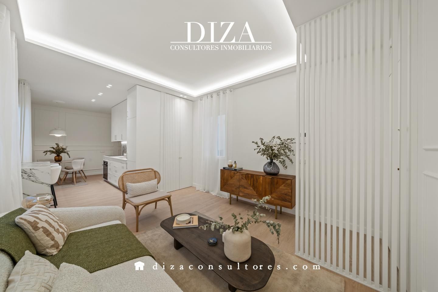 Sala d'estar de Pis en venda en  Madrid Capital amb Aire condicionat, Calefacció i Moblat