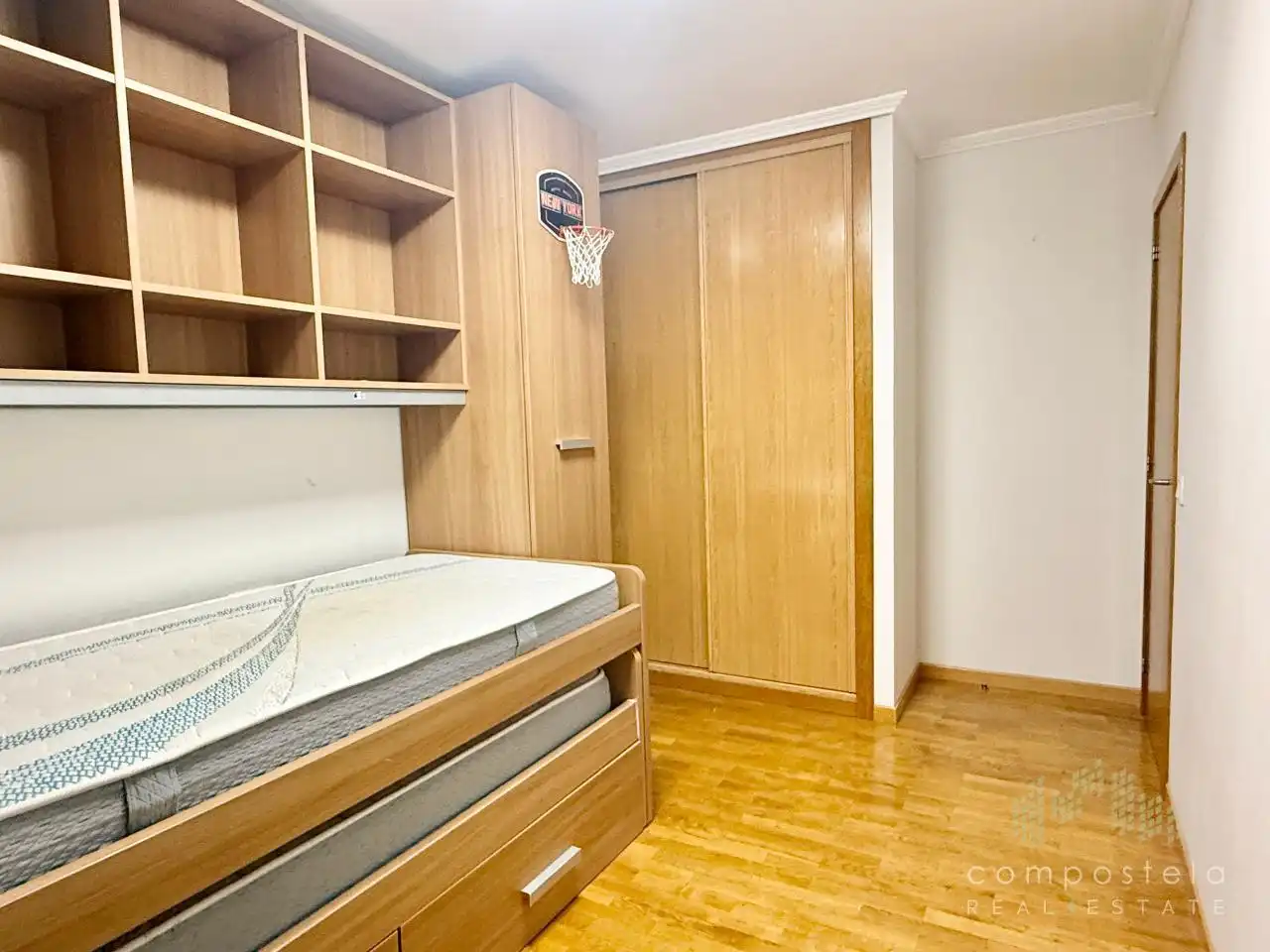 Flat for rent in Ames, A Coruña