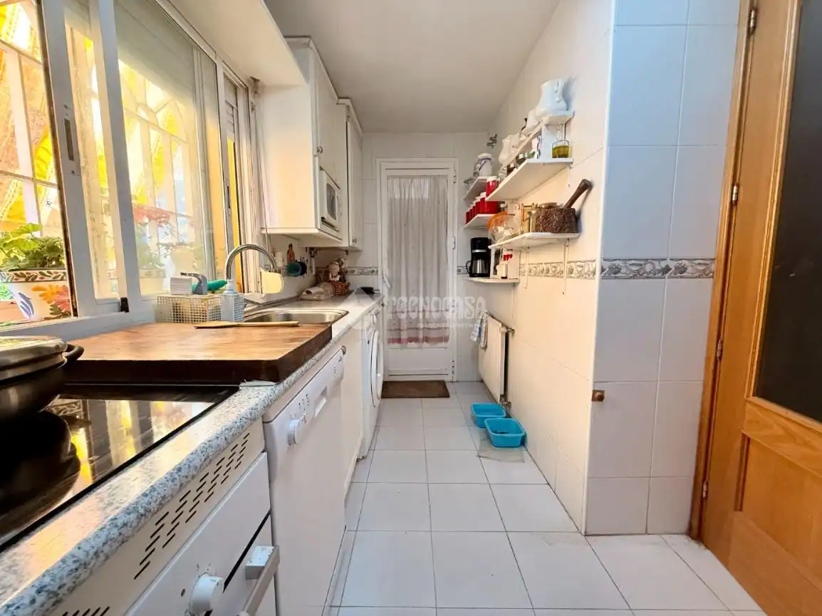 Casa aparellada en venda a Alovera, imagen 13