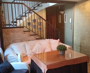 Sala d'estar de Casa o xalet en venda en  Jaén Capital amb Terrassa, Moblat i Balcó