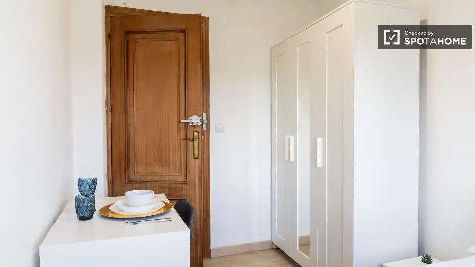 Room in Palomeras Bajas