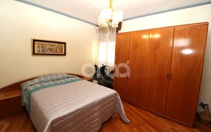 Dormitori de Pis en venda en Santurtzi  amb Balcó