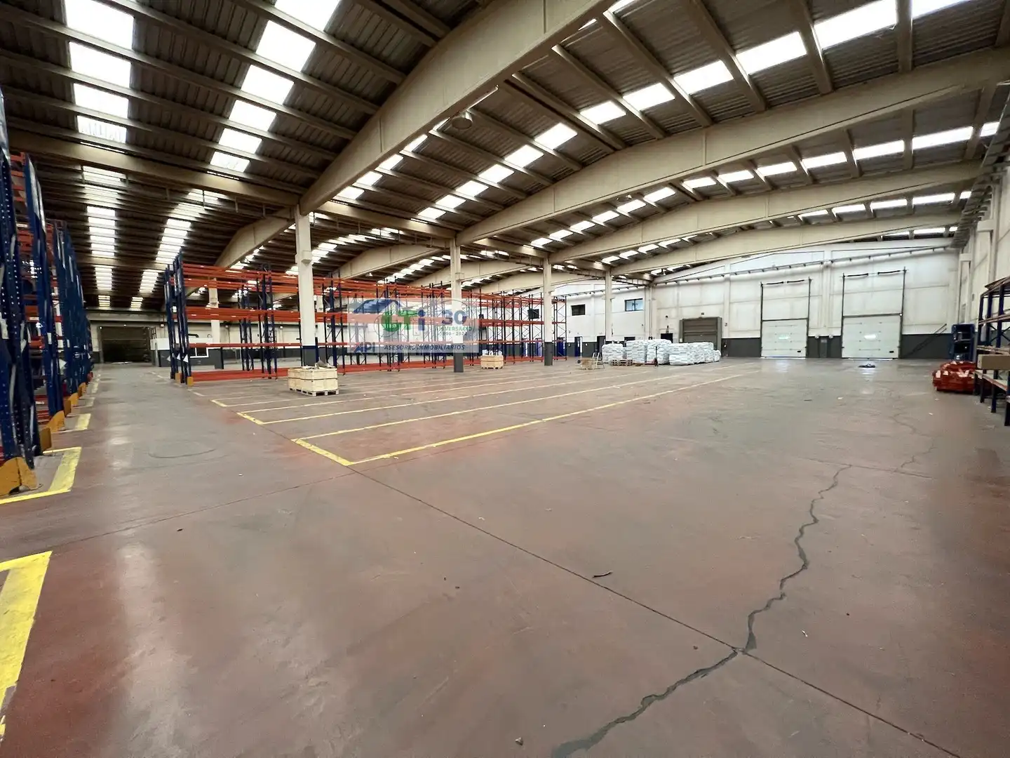 Nau industrial en venda a C / BUENOS AIRES, La Muela