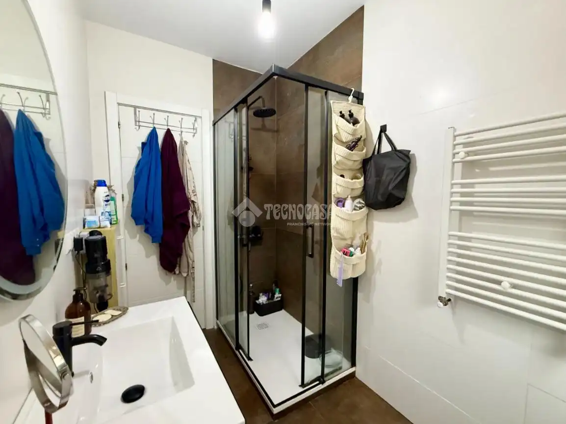 Baño de Piso en venta en Santander con Aire acondicionado, Calefacción y Terraza