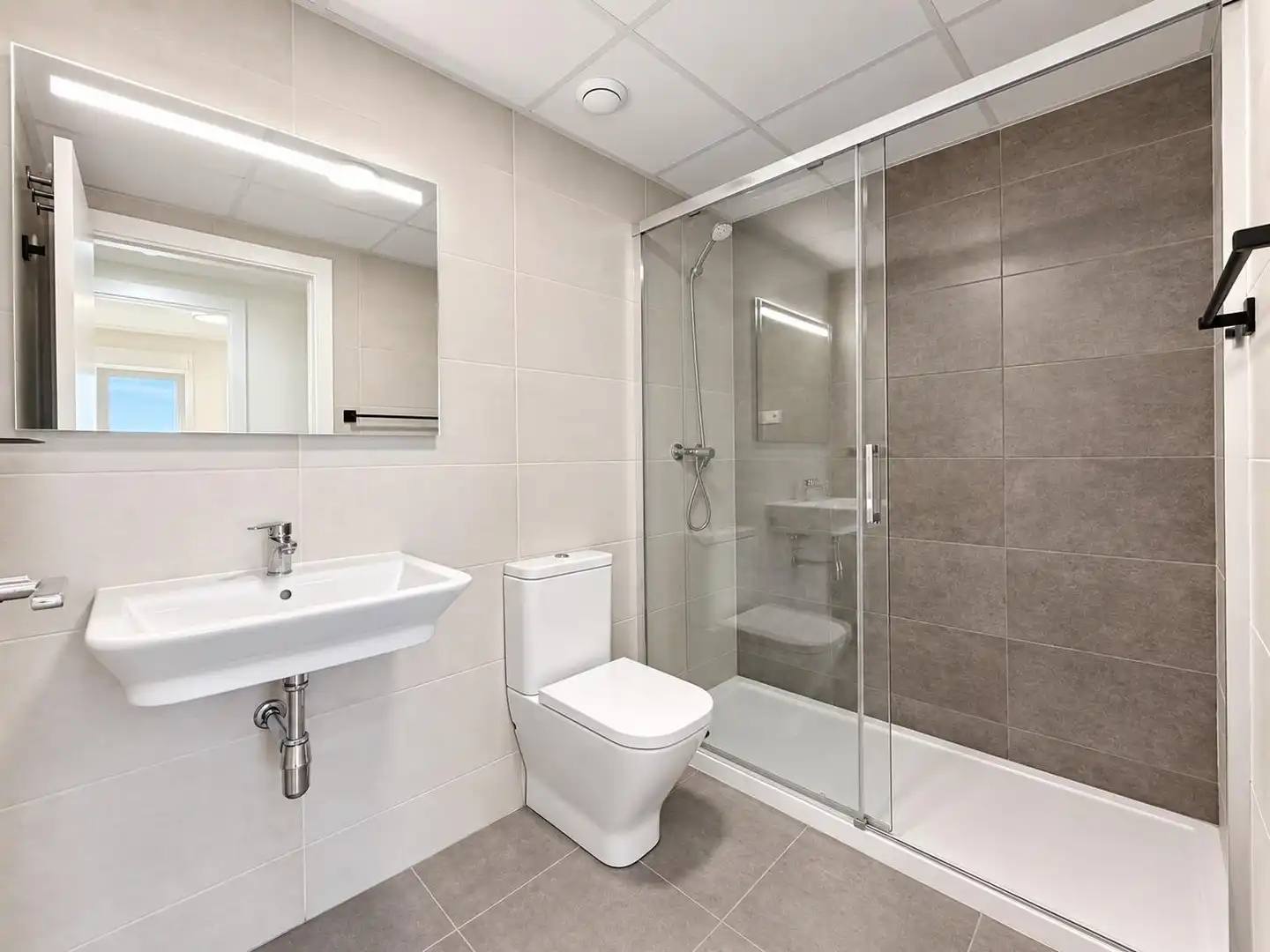 Badezimmer von Wohnung zur Miete in Valencia mit Terrasse und Abstellraum