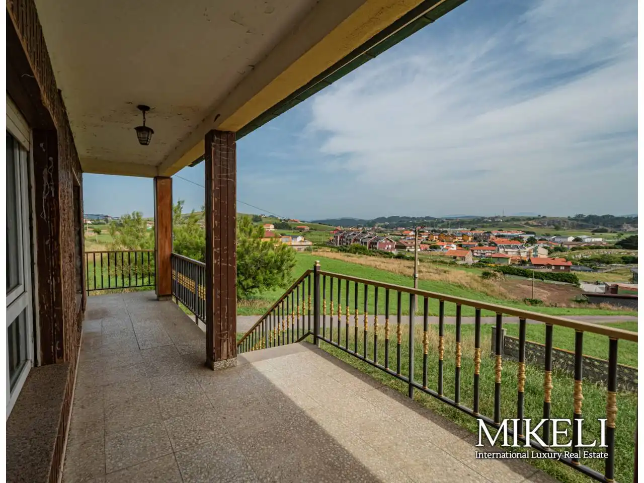 Terrassa de Casa o xalet en venda en Miengo amb Calefacció, Jardí privat i Terrassa
