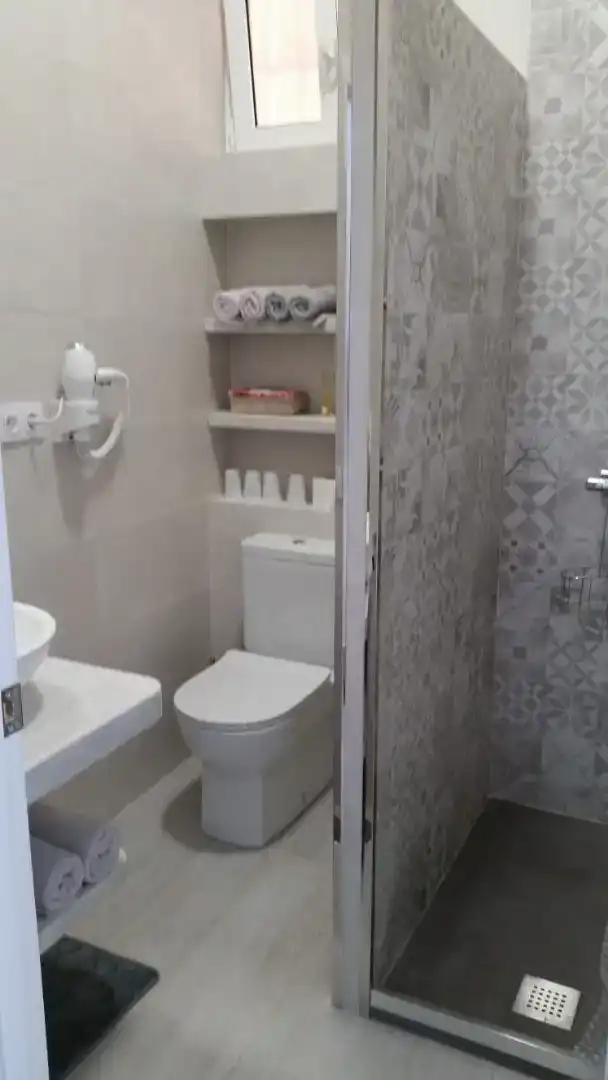 Badezimmer von Wohnungen zur Miete in Tarifa mit Klimaanlage