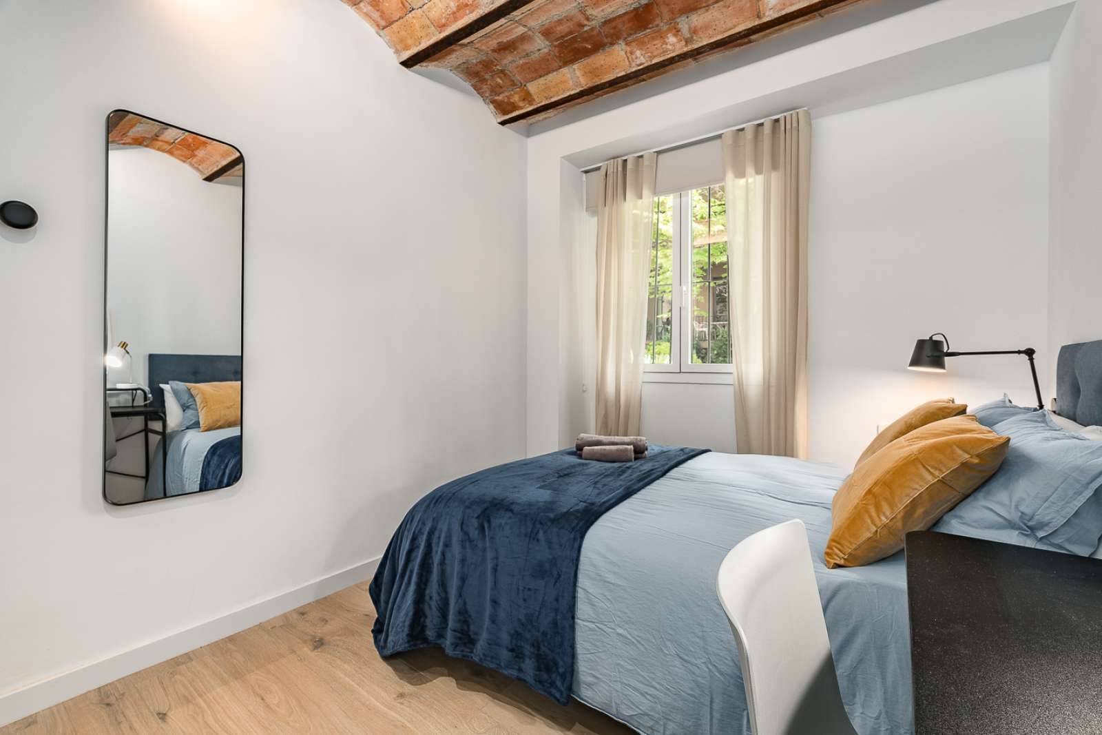 Bedroom of Flat to share in  Barcelona Capital  with Air Conditioner and Terrace