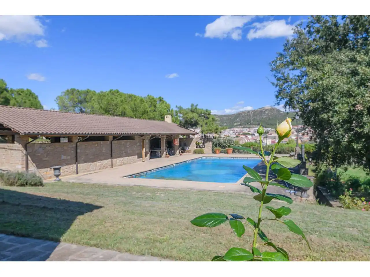 Schwimmbecken von Haus oder Chalet zum Verkauf in Sant Vicenç de Castellet mit Klimaanlage, Heizung und Privatgarten