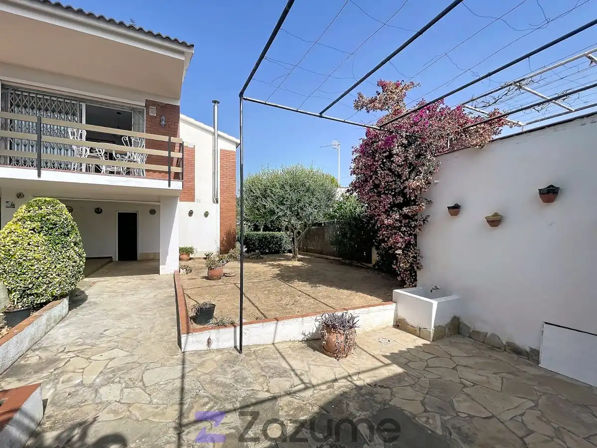 Garden of Houses for rent in Calafell  with Air Conditioner, Heating and Private garden