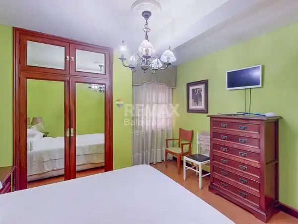 Habitación de Piso en venta en Vigo  con Parquet y Terraza