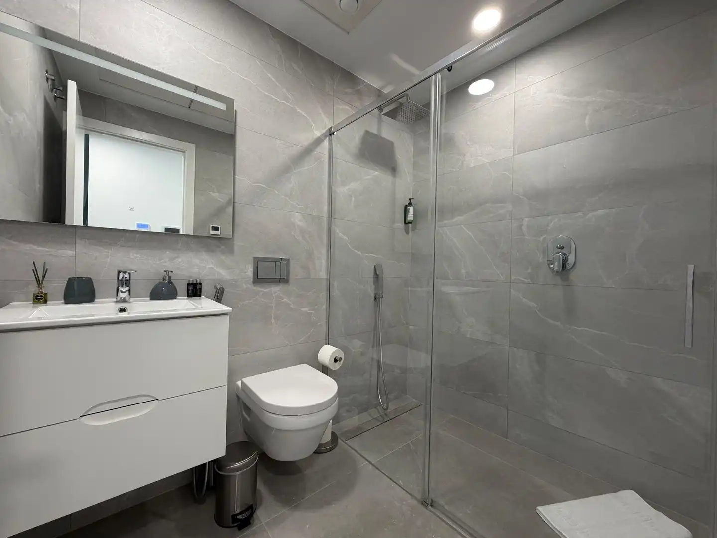 Badezimmer von Dachboden zur Miete in Finestrat mit Klimaanlage, Heizung und Privatgarten