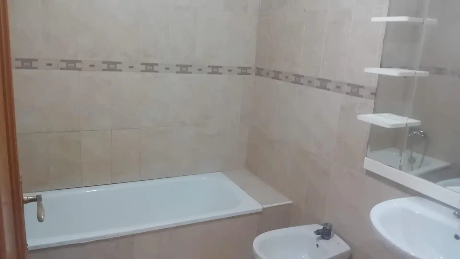 Bany de Casa adosada en venda en Las Mesas   amb Jardí privat, Moblat i Balcó