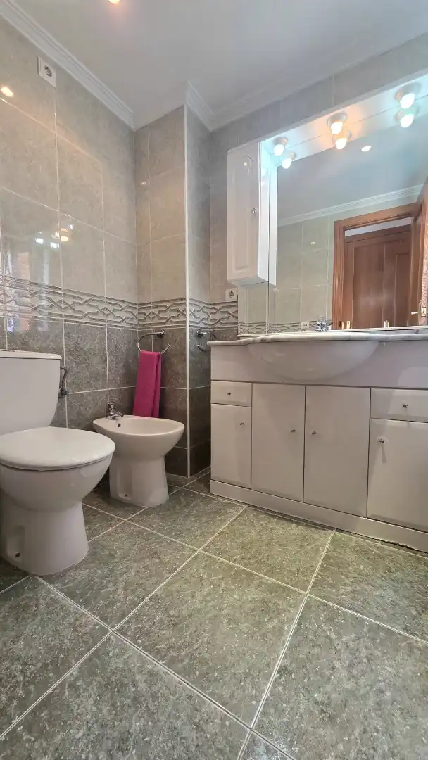 Baño de Piso en venta en Alicante / Alacant con Aire acondicionado, Calefacción y Terraza