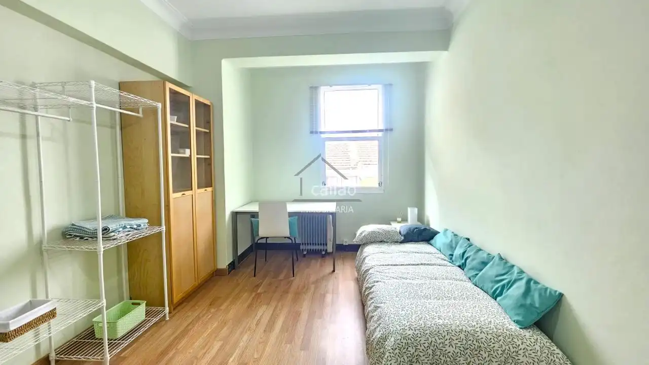 Bedroom of Flat for share in Ferrol  with Heating and Furnished