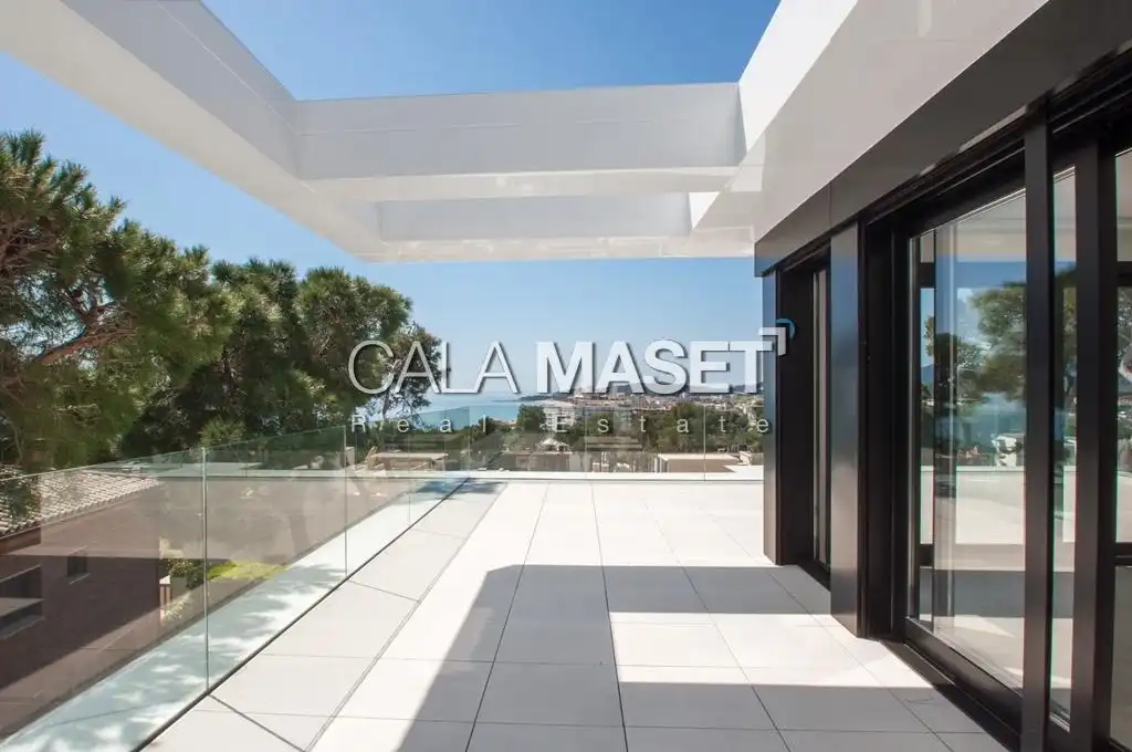 Casa con piscina en venta en Ginjoler