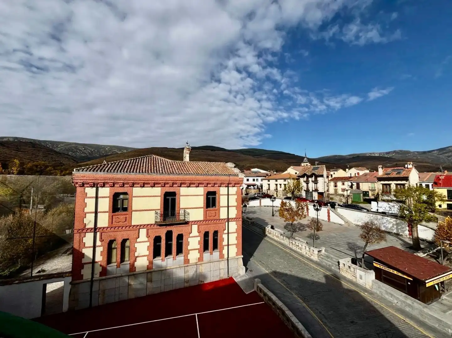 Exterior view of Flat for sale in Rascafría  with Heating, Terrace and Storage room