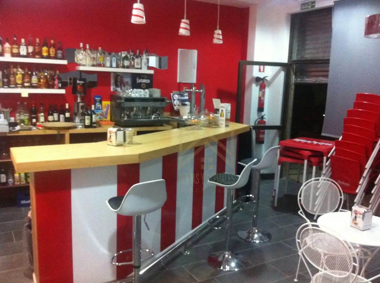 Local comercial en venda a Los Corrales de Buelna