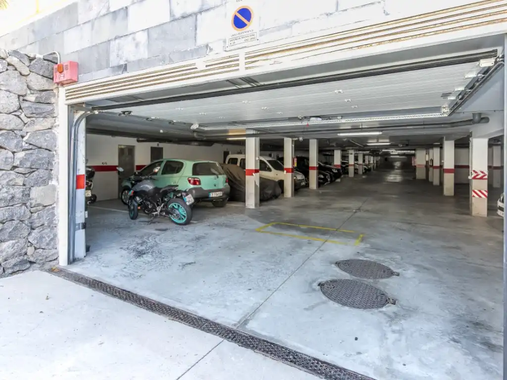 Aparcament de Àtic en venda en Arona amb Piscina comunitària