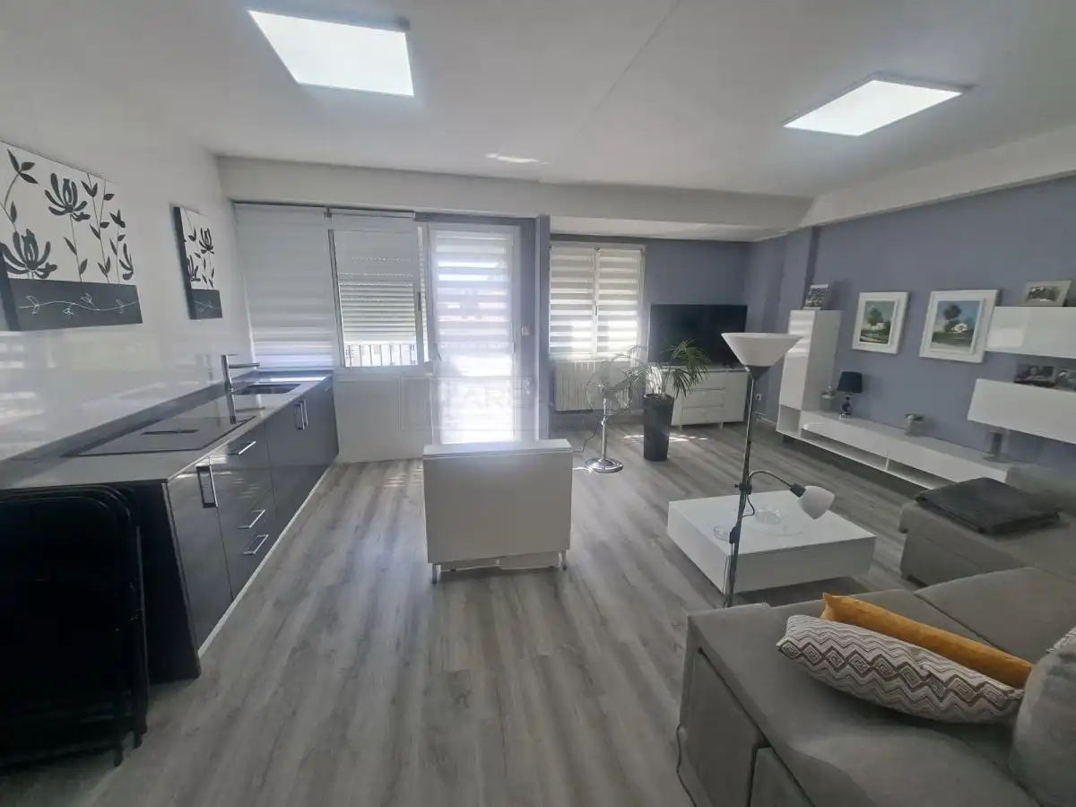 Sala d'estar de Apartament en venda en Vitoria - Gasteiz amb Calefacció, Parquet i Terrassa