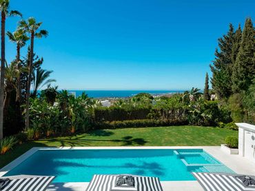 Casa amb piscina en venda a Milla de Oro