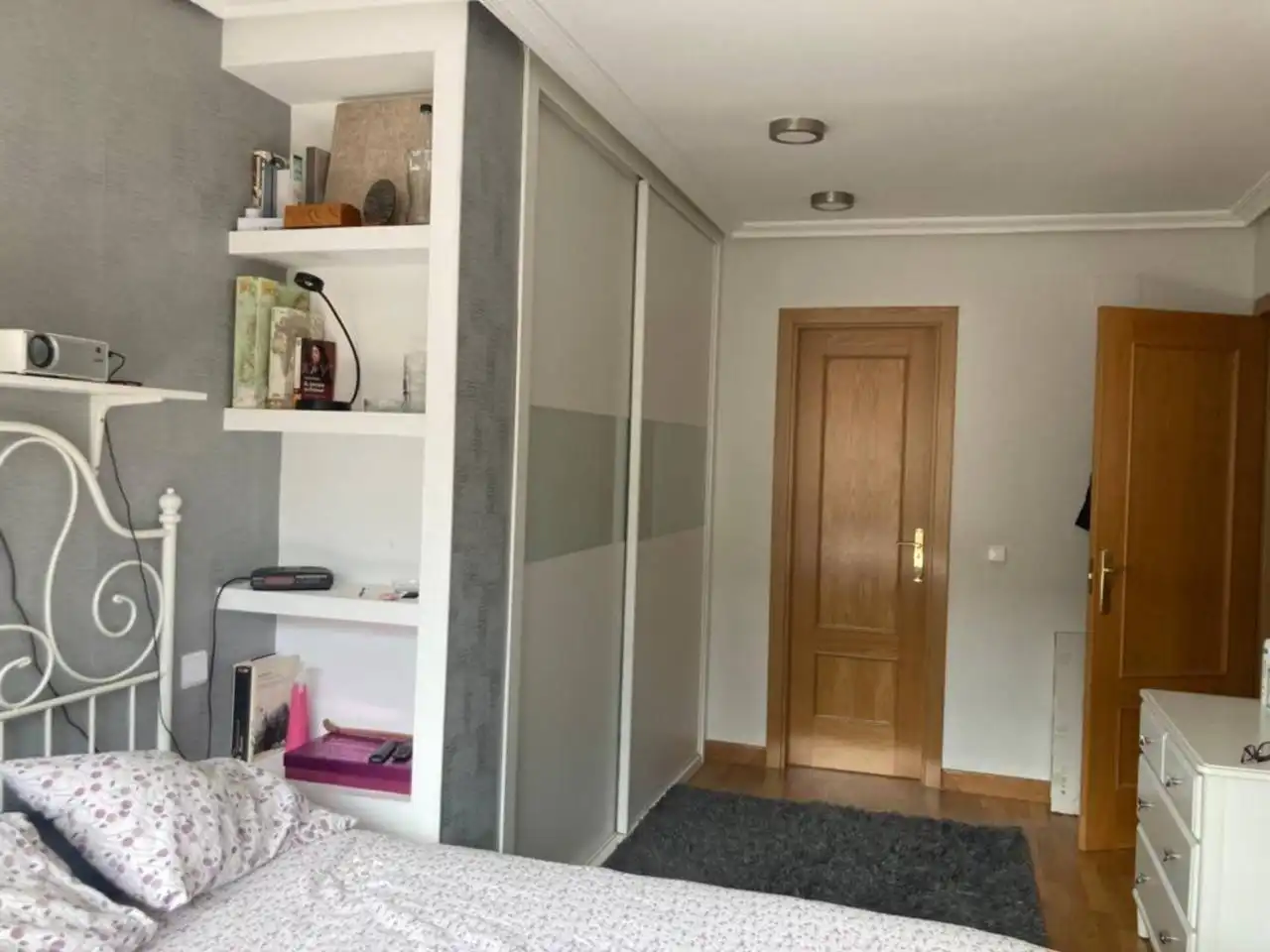 Habitación de Casa adosada en venta en Arroyo de la Encomienda con Aire acondicionado, Calefacción y Jardín privado