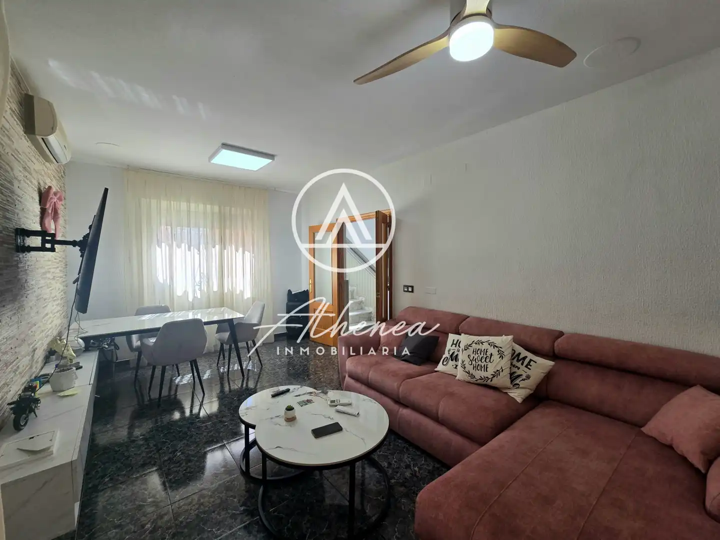 Sala de estar de Casa adosada en venta en Vícar con Aire acondicionado, Calefacción y Terraza