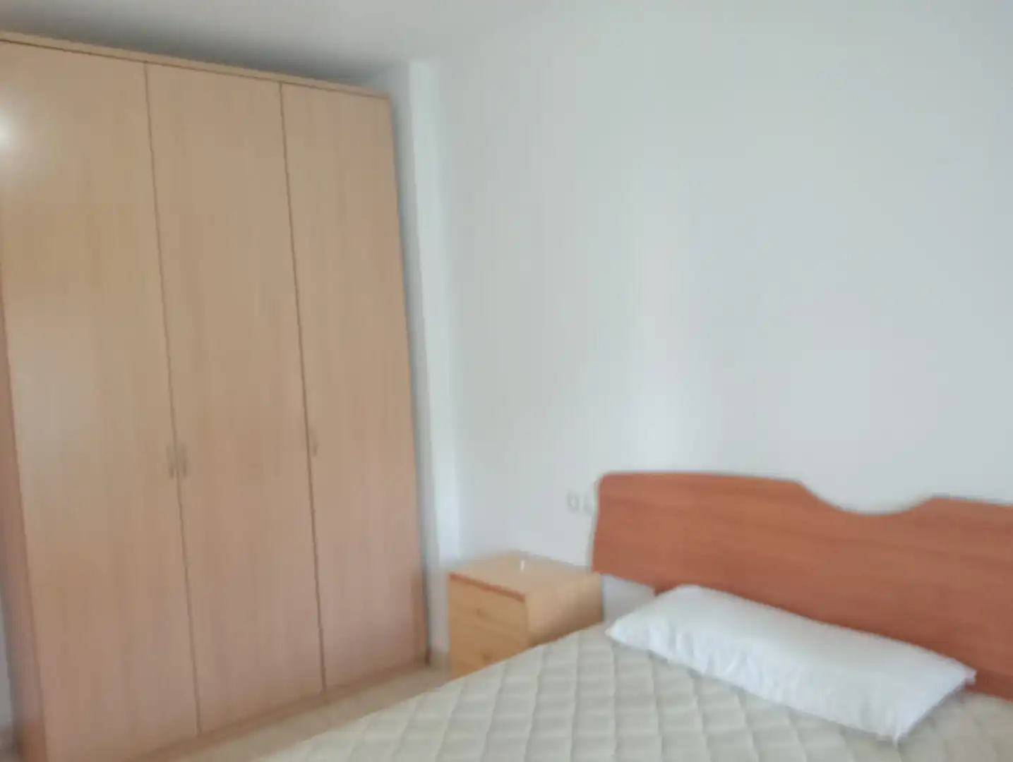 Habitación de Piso de alquiler en Benicarló con Aire acondicionado, Terraza y Piscina
