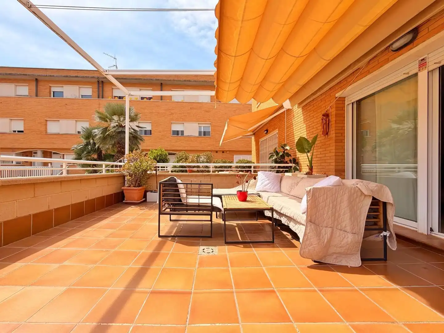 Terrassa de Casa adosada en venda en Cubelles amb Aire condicionat, Calefacció i Terrassa