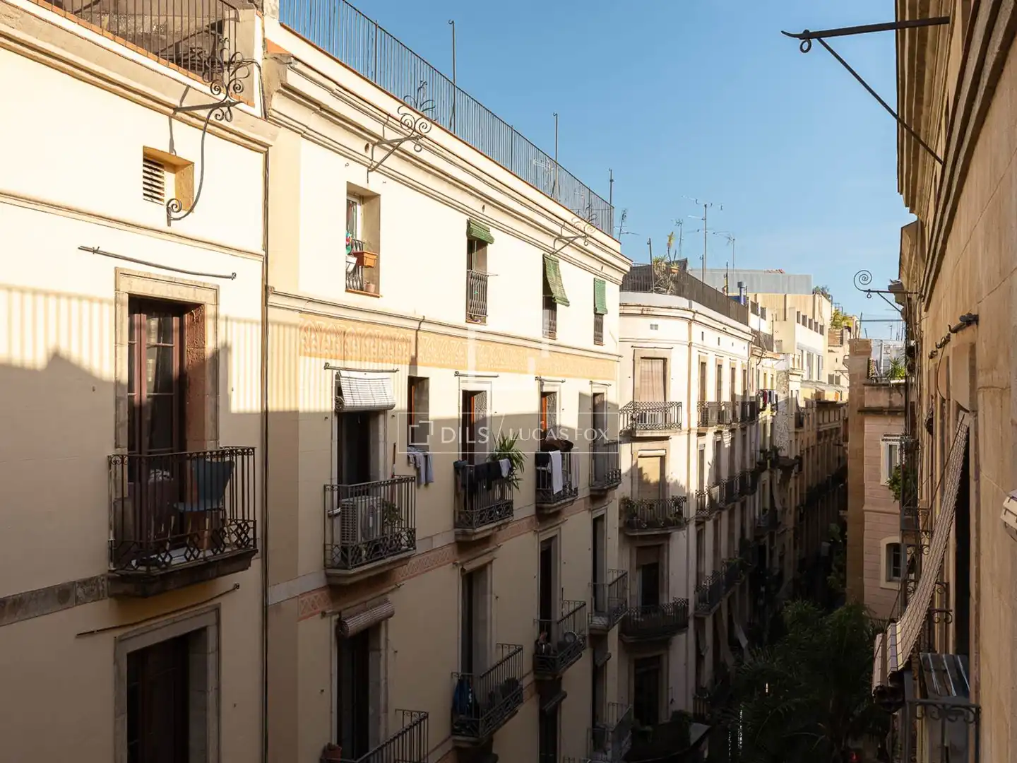 Vista exterior de Pis en venda en Barcelona amb Aire condicionat, Terrassa i Piscina