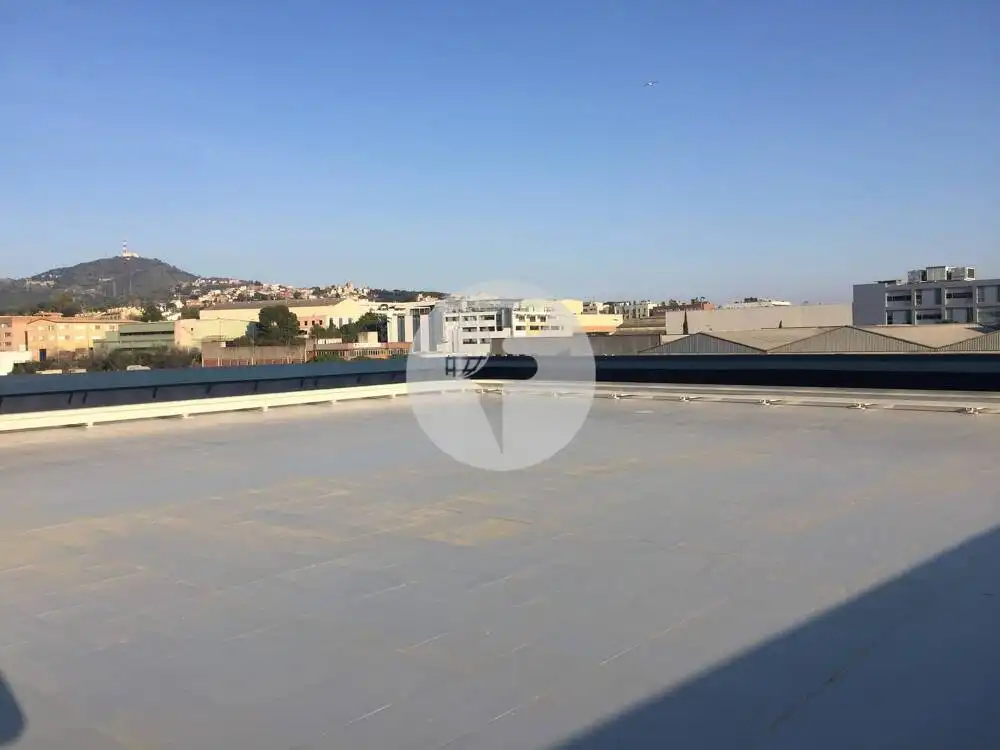 Terrasse von Fabrikhallen zum Verkauf in Sant Just Desvern