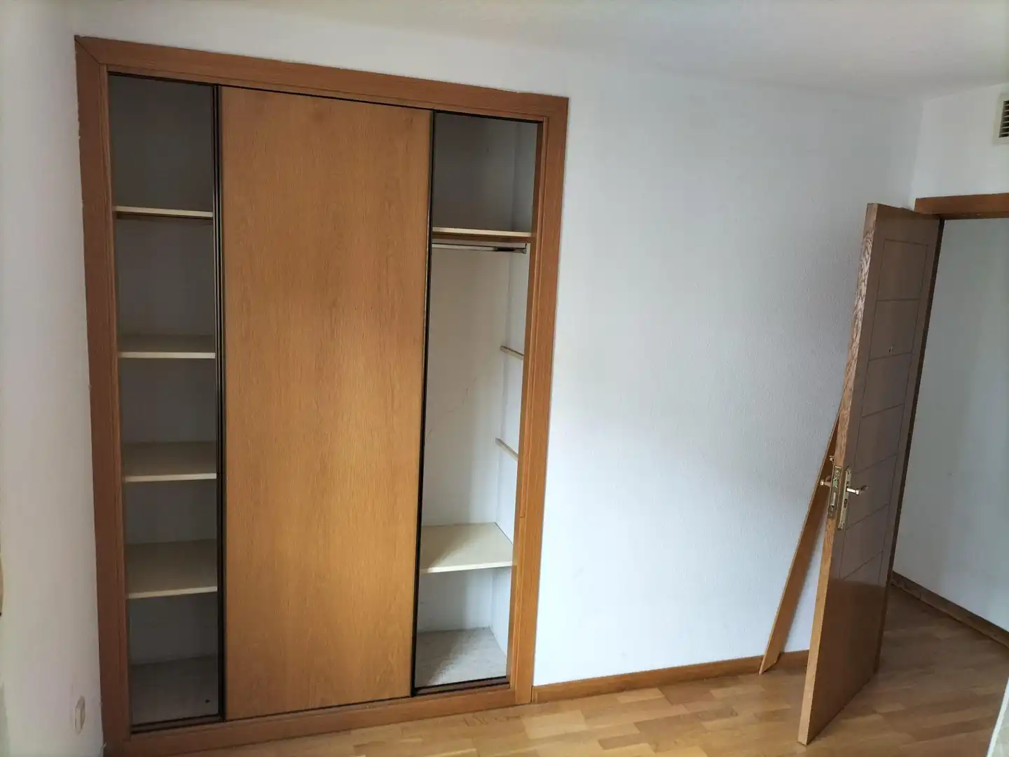 Schlafzimmer von Wohnung zum Verkauf in Madrid