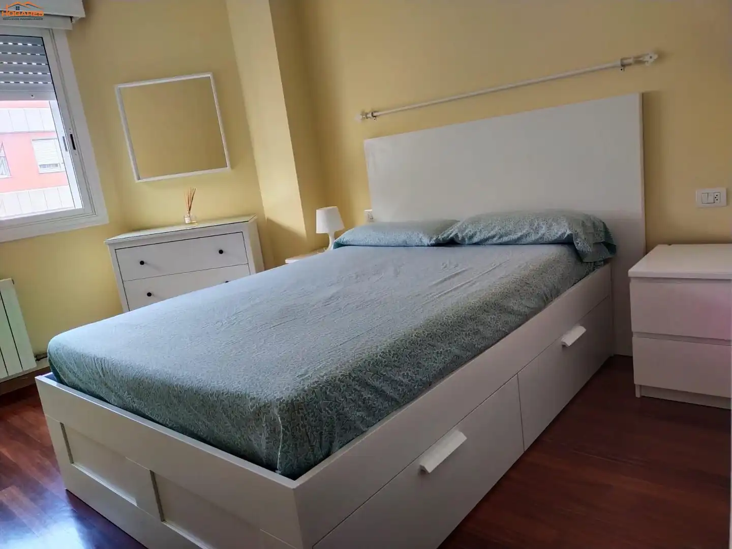 Habitación de Piso de alquiler en Vigo  con Calefacción y Amueblado