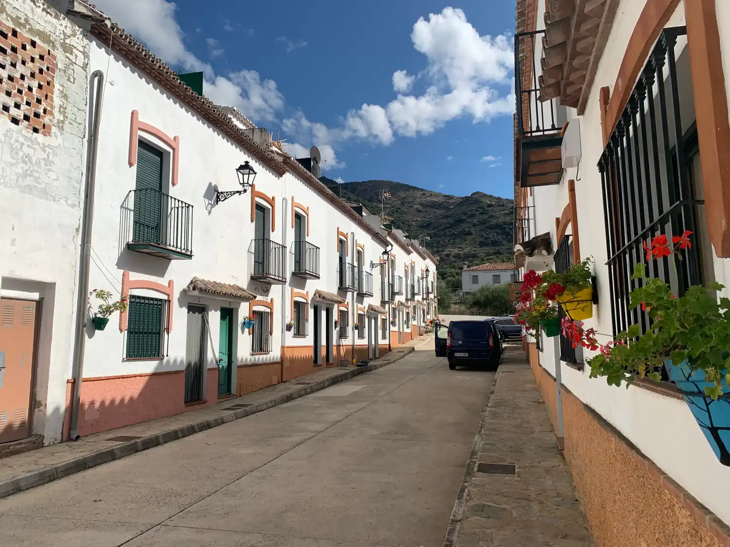 Vista exterior de Casa adosada en venda en Jimera de Líbar
