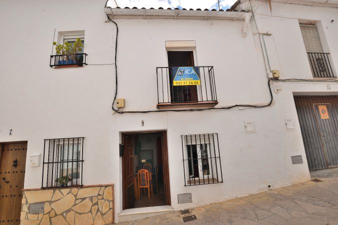 Vista exterior de Casa adosada en venta en El Gastor con Terraza, Trastero y Balcón
