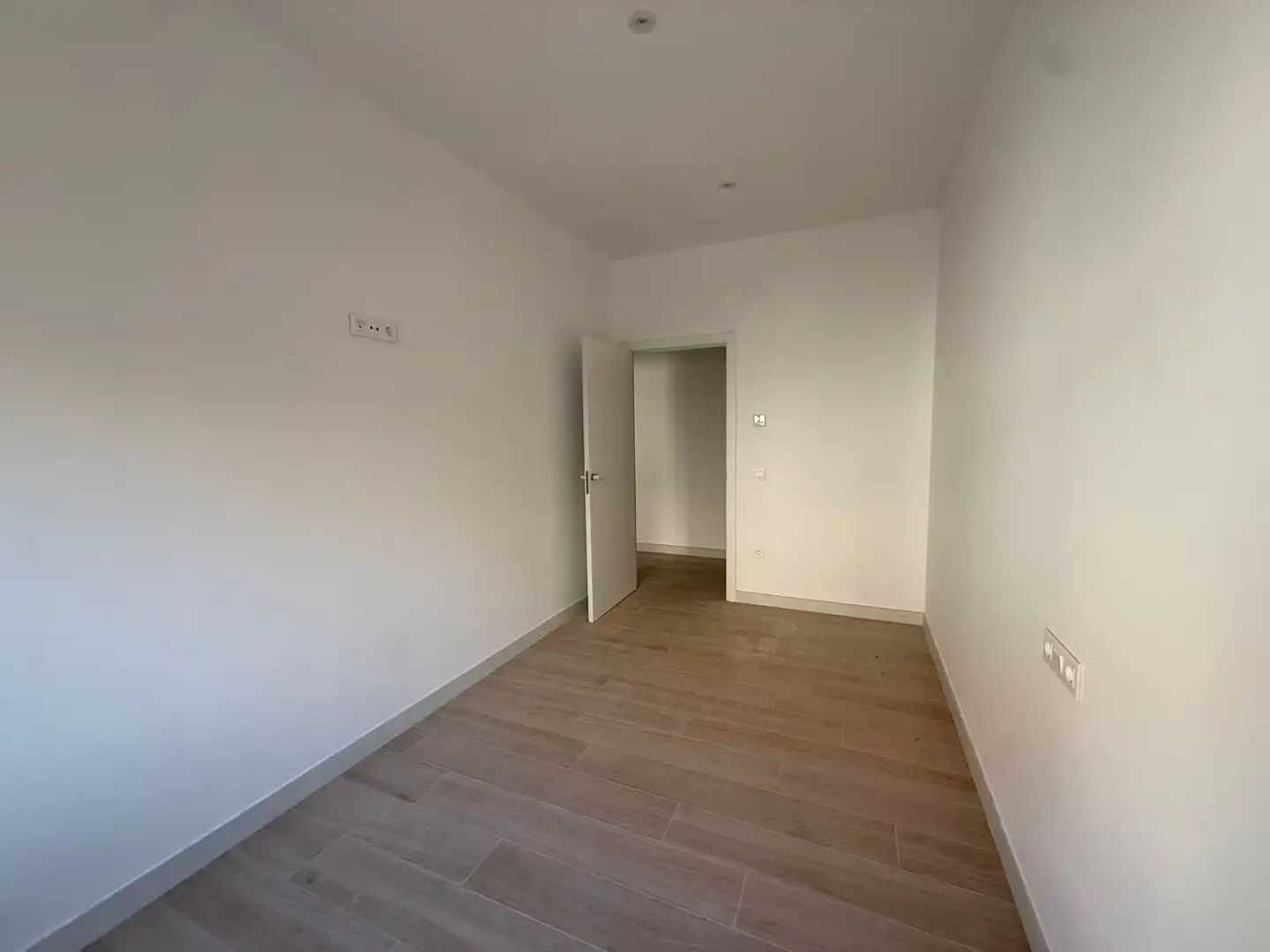 Habitación de Piso en venta en Tomelloso con Aire acondicionado, Calefacción y Jardín privado