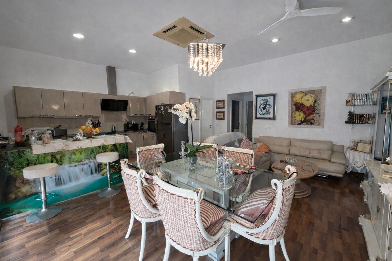 Esszimmer von Erdgeschoss zum Verkauf in Inca mit Klimaanlage, Heizung und Privatgarten