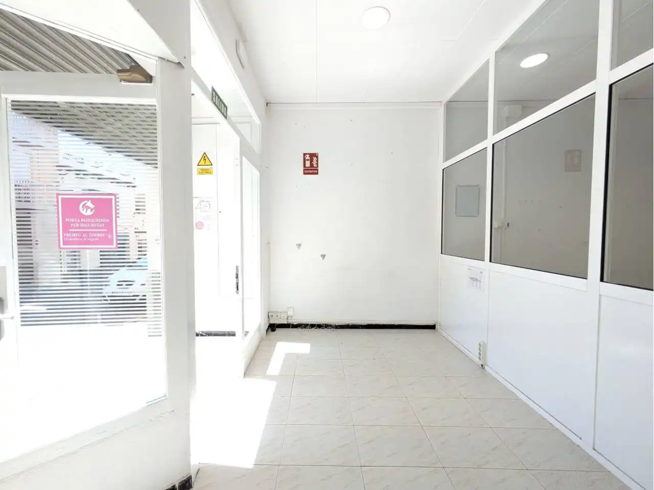 Local comercial de lloguer a Calle MESTRE ANTONI TORELLO, imagen 4