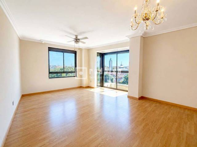 Piso en Venta en Opañel