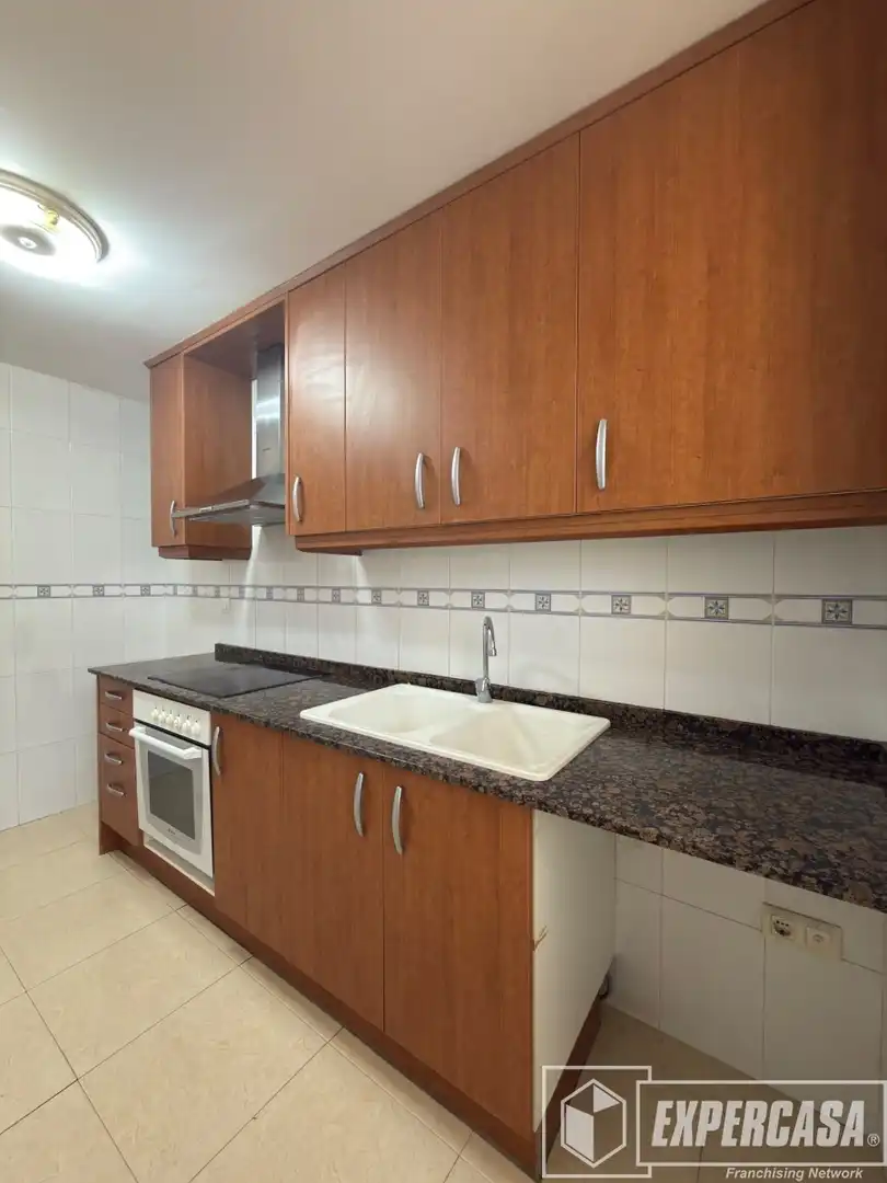 Cocina de Ático en venta en Alginet con Parquet, Terraza y Trastero