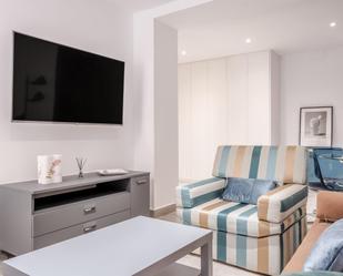 Sala d'estar de Apartament de lloguer en  Sevilla Capital amb Aire condicionat