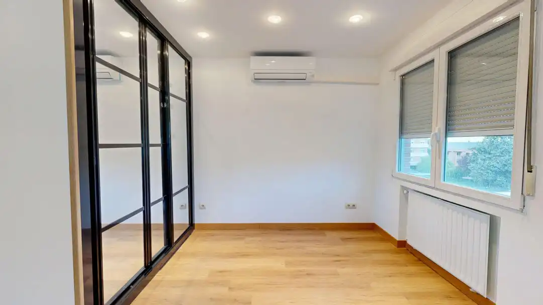 Wohnung zur Miete in Majadahonda mit Klimaanlage, Heizung und Privatgarten