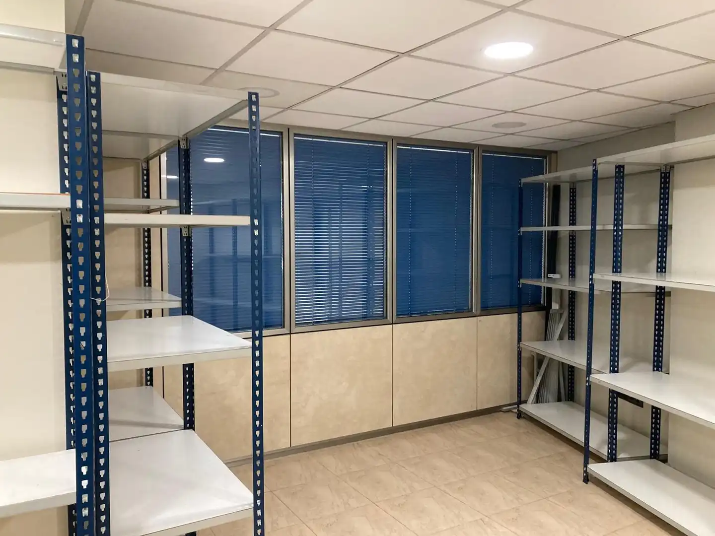 Commercial properties for sale in Barcelona  with Air Conditioner
