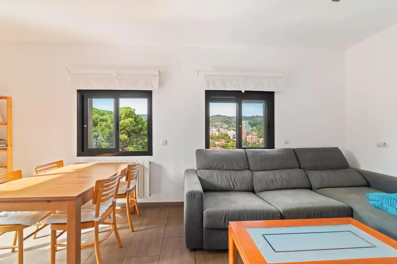 Wohnzimmer von Wohnung zum Verkauf in Barcelona mit Klimaanlage, Heizung und Terrasse