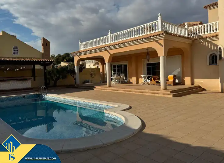Xalet amb piscina en venda a Orihuela Costa