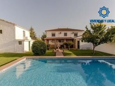 Casa con piscina in vendita a Moraleda de Zafayona