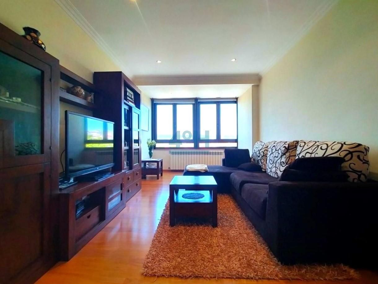 Living room of Flat for sale in Ourense Capital   with Heating, Parquet flooring and Storage room